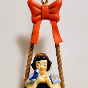VINTAGE "SNOW WHITE" ORNAMENT (1987)